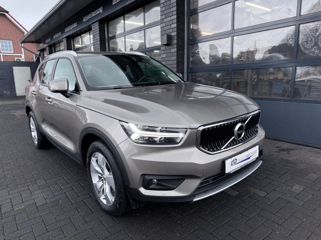 Volvo XC 40 Momentum Pro